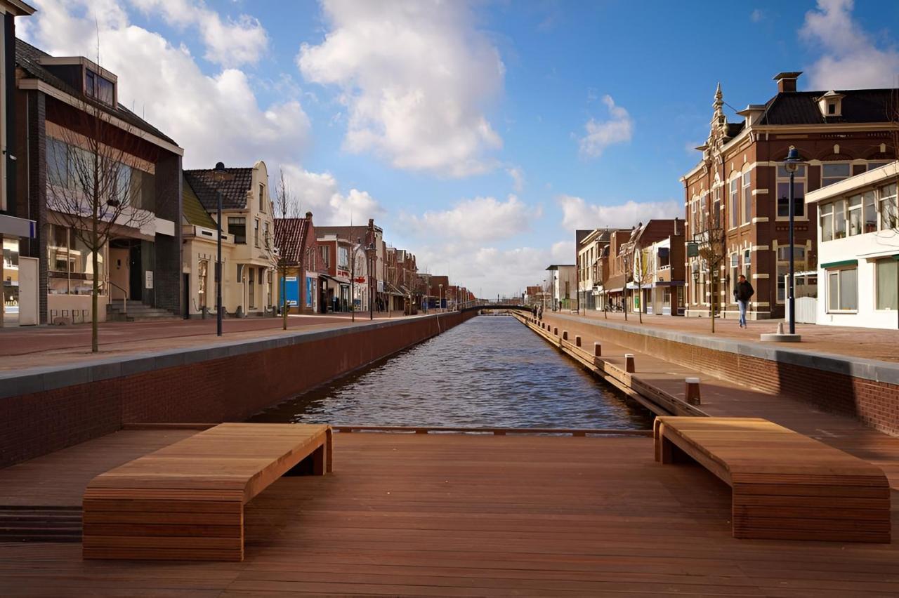 Woonboot In Sumar Gelegen Tussen Leeuwarden En Drachten Suameer 外观 照片